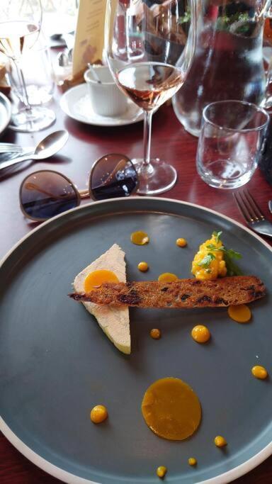Entre Pierre Et Vigne - Charming Former Winery Farmhouse With Hot Tub & Swimming Pool 莫内斯捷 外观 照片